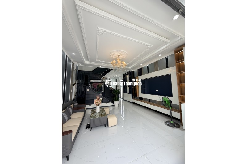 Villa vườn hiếm 6x33m ngay chợ Long Thượng – sân cực rộng, nhìn là mê. Giá full 4Ty250. SHR Hoàn Công